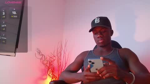 Mylo Wallace  online show from January 20, 3:15 am