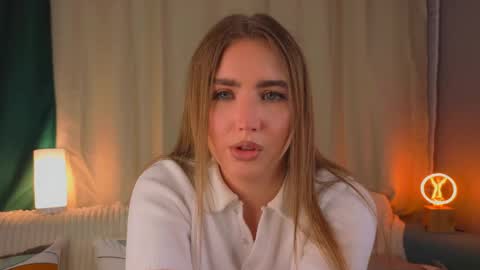 myrahenley online show from April 14, 12:30 pm