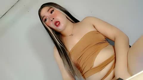 kimmy online show from May 7, 12:23 pm
