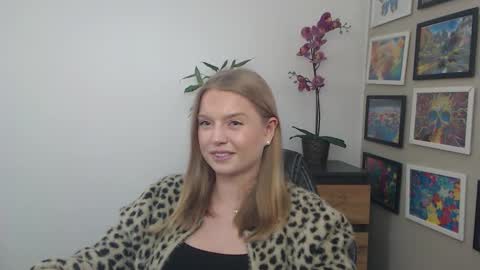 Erica online show from February 11, 1:15 pm