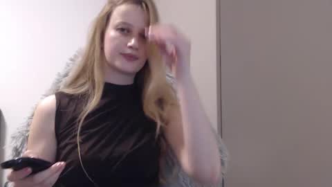 Mystery Girl online show from March 31, 7:03 pm