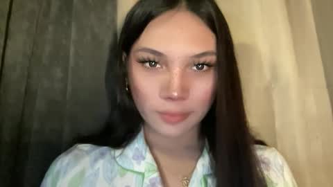 UR GIRL NEXTDOOR online show from January 19, 10:36 am