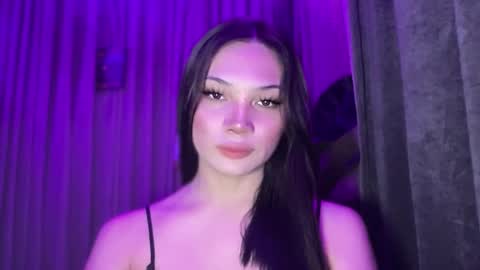 UR GIRL NEXTDOOR online show from March 8, 7:34 am