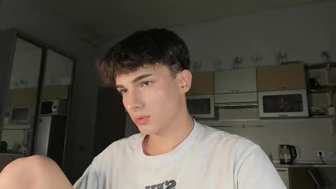Snapshot of mystic_evan chatting on September 17, 5:49 pm Evan Brown online show from September 17, 5:49 pm