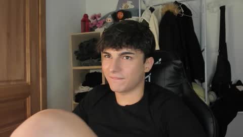 Snapshot of mystic_evan chatting on October 15, 2:18 pm Evan Brown online show from October 15, 2:18 pm