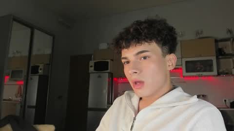 Snapshot of mystic_evan chatting on September 16, 4:10 pm Evan Brown online show from September 16, 4:10 pm