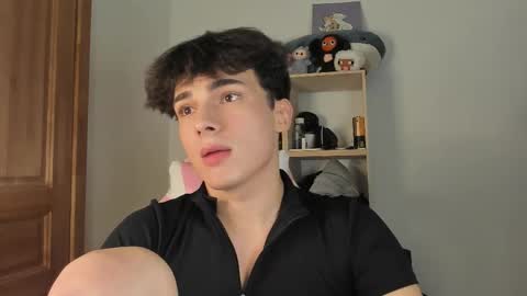 Snapshot of mystic_evan chatting on October 13, 10:23 pm Evan Brown online show from October 13, 10:23 pm