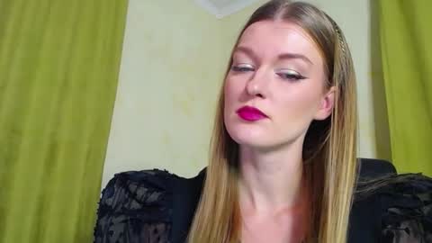 mysticvenus_ online show from December 19, 4:57 pm