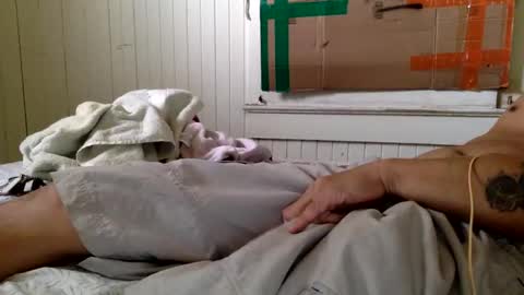 str8 dom alphaAsian Daddy type. sorry not bi or  curious but i dont judgediscrimenate. online show from February 23, 2:18 am