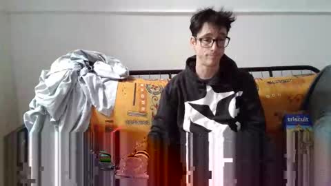 a Ordinary Boy online show from February 12, 12:47 am