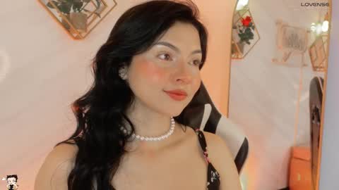Snapshot of naamah_b chatting on October 9, 2:44 pm naamah_b online show from October 9, 2:44 pm