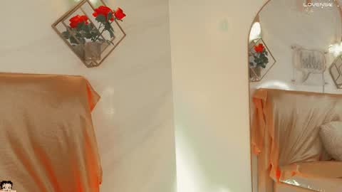 naamah_b online show from January 14, 2:36 pm