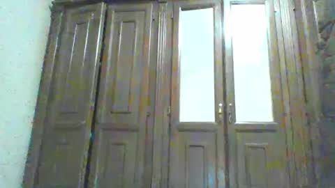 V online show from February 15, 5:28 pm