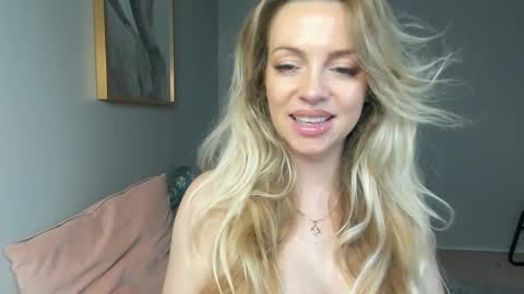 Snapshot of nadyasoft chatting on February 5, 9:46 am Nadyasoft online show from February 5, 9:46 am