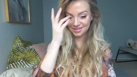 Snapshot of nadyasoft chatting on January 2, 9:11 am Nadyasoft online show from January 2, 9:11 am