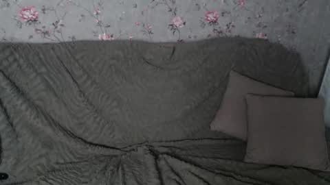 Naemi online show from February 25, 5:05 pm