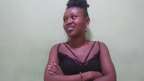 nah296652 online show from May 12, 5:55 pm