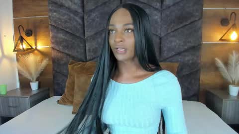 Snapshot of nahomicampbell_ chatting on March 4, 7:43 pm VICTORIA online show from March 4, 7:43 pm