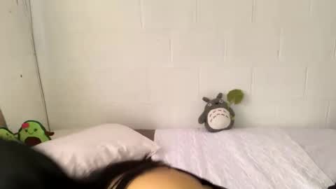 nahomy online show from September 29, 1:21 pm