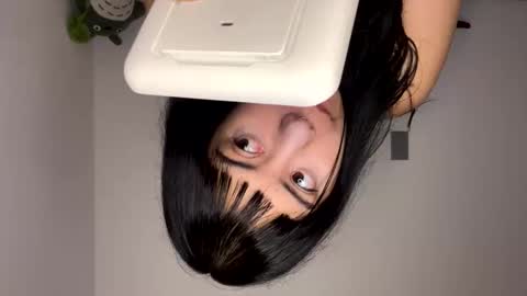 nahomy online show from April 14, 12:19 pm