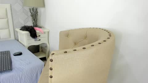 naia_cox online show from April 10, 6:30 am