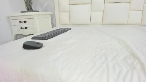 naia_cox online show from March 6, 7:29 am