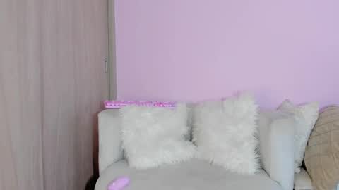 Snapshot of naileea chatting on February 6, 5:09 pm      online show from February 6, 5:09 pm