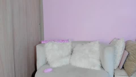 Snapshot of naileea chatting on February 3, 10:54 pm      online show from February 3, 10:54 pm