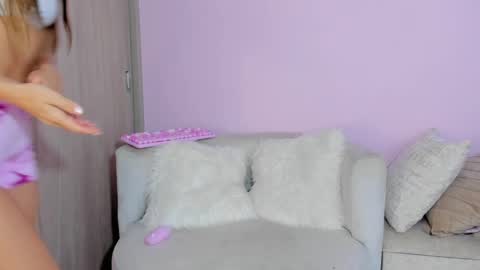 Snapshot of naileea chatting on January 25, 7:07 pm      online show from January 25, 7:07 pm
