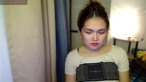 Snapshot of naisha143 chatting on October 10, 1:00 am MARY MAE online show from October 10, 1:00 am