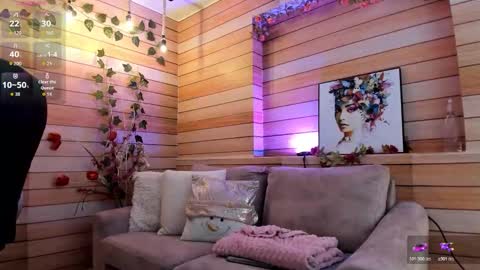 nami online show from November 18, 6:44 pm