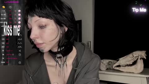 Nana online show from December 26, 3:10 pm