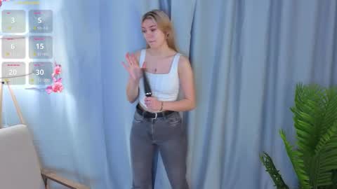 Hello im Lola online show from November 20, 3:27 am