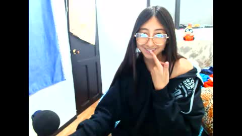 Snapshot of nanilux_1 chatting on October 9, 7:30 pm nanilux_1 online show from October 9, 7:30 pm