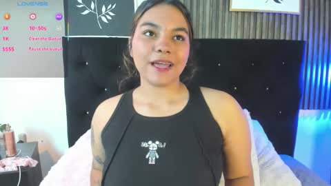 Snapshot of nanny_cute chatting on October 15, 4:05 am NANY online show from October 15, 4:05 am