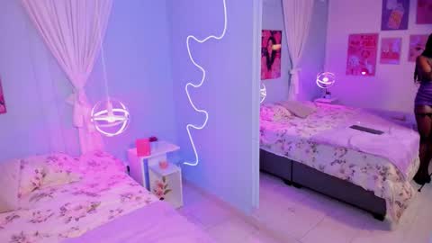 Naomi online show from March 11, 9:40 pm