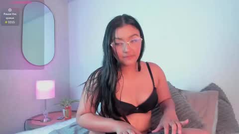 Snapshot of naomi_dh chatting on September 25, 8:16 pm Naomi online show from September 25, 8:16 pm