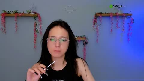 naomi_fox__ online show from May 12, 4:49 pm