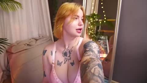 naomi_hotterr online show from July 3, 5:56 am