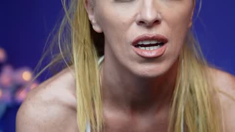  Naomi  online show from April 28, 6:01 pm