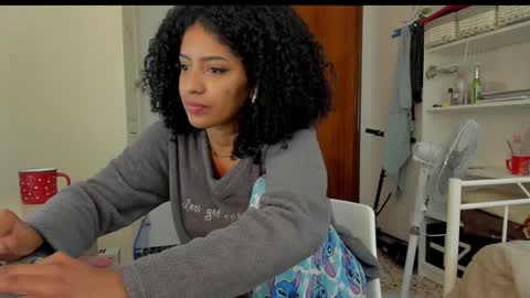 Naomi  online show from December 6, 12:18 am