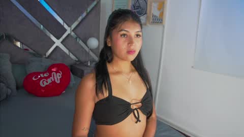 Naomi-Gray  online show from April 4, 6:04 pm