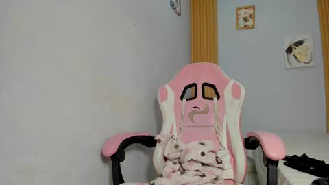 naomis_35 online show from October 27, 8:31 pm