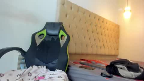 naomis_35 online show from December 16, 8:26 pm