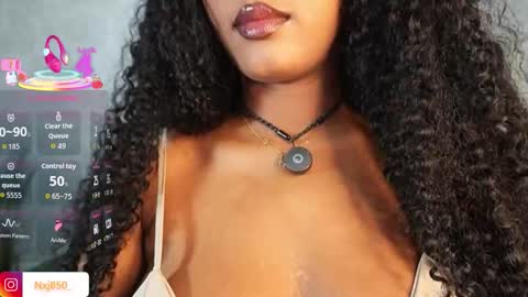 Naomi     online show from November 29, 3:36 am