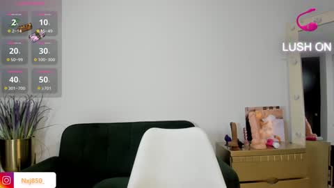 Naomi     online show from January 30, 10:51 pm