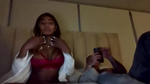 naomiysuvikingo online show from April 1, 10:39 pm