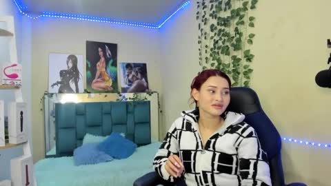 Snapshot of naomy777_ chatting on March 10, 11:27 pm naomy online show from March 10, 11:27 pm