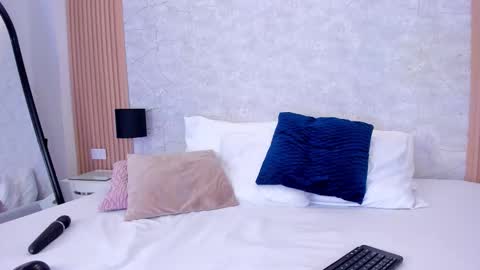 NAOMY  online show from October 22, 3:03 pm