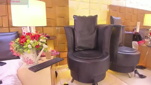 nao online show from October 31, 1:22 pm